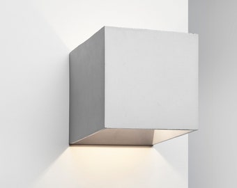 Minimalistische wandlamp, betonnen schans, minimalistische schans, grijze schans, kubuslamp, betonnen lamp, indirecte wandlamp CROMIA lichtgrijs