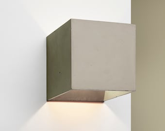 Minimalist wall lamp, square lamp, minimalist sconce, grey sconce, concrete sconce, concrete lamp, wall light CROMIA dove grey