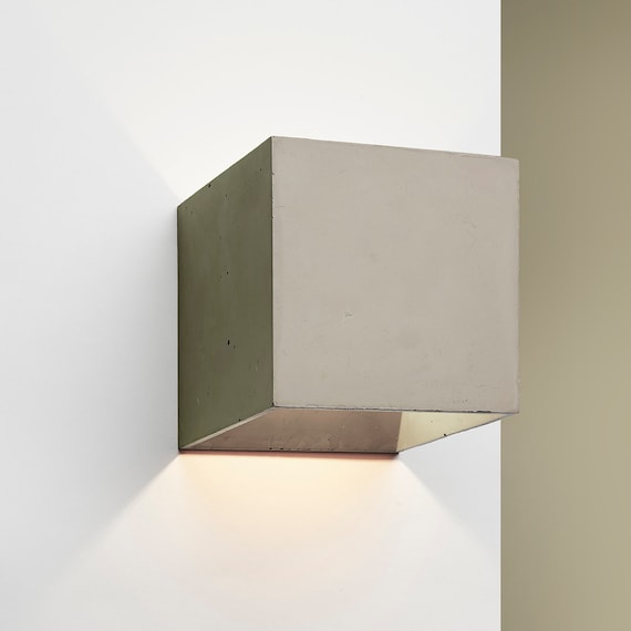 minimalist wall lamp