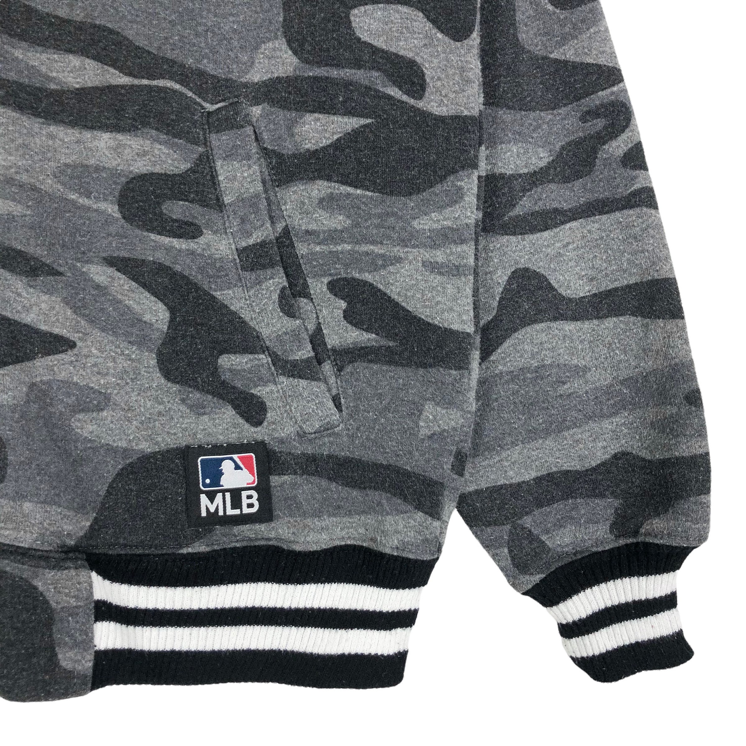 Yankees カモフラージュ フード付きスウェット NEW ERA ニューエラ カモフラ スウェットプルオーバーパーカー
