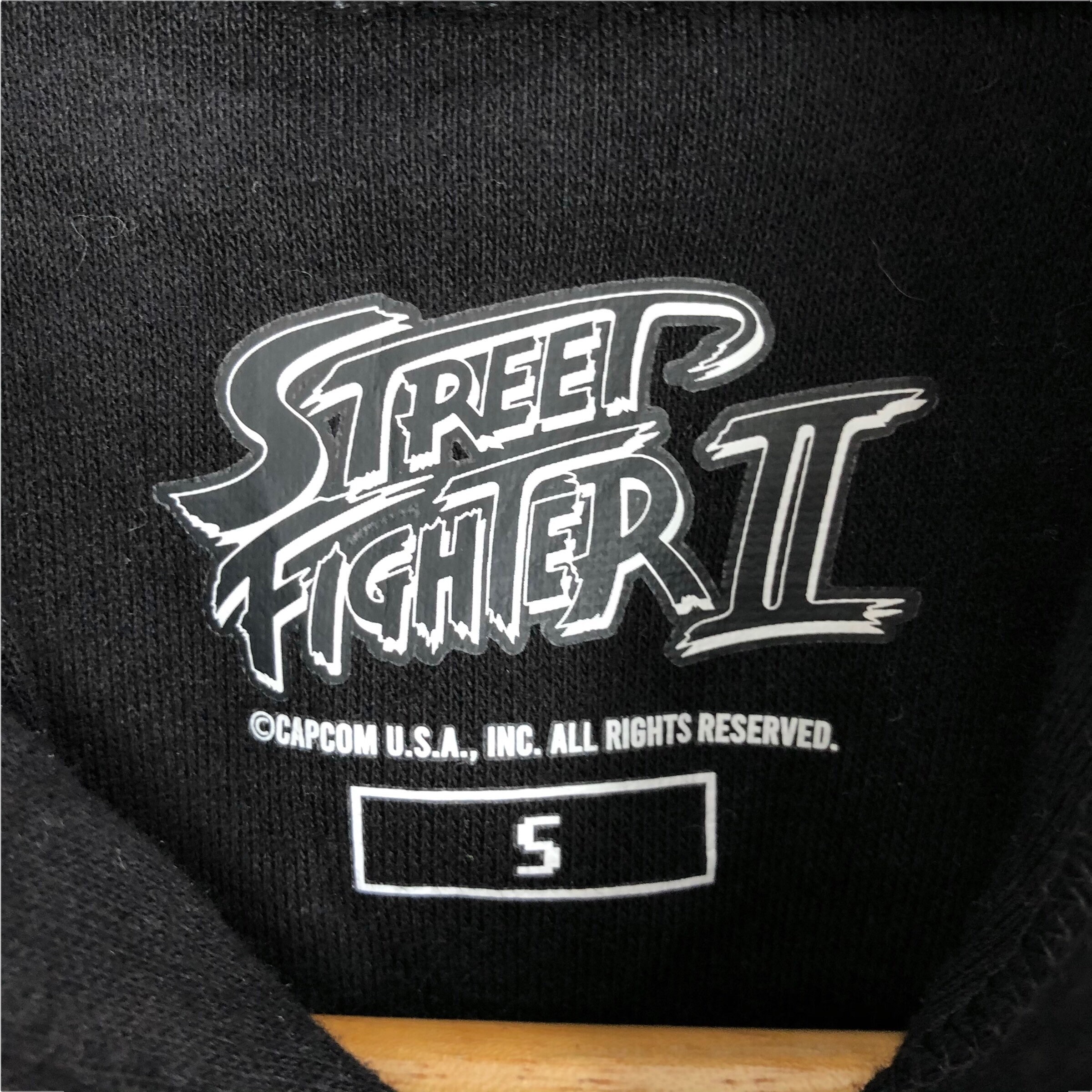 GU Capcom Street Fighter 2 Hoodie Pullover Sweatshirt Big Logo 