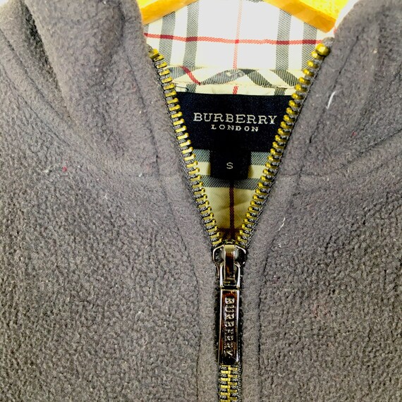 burberry sweater zip up