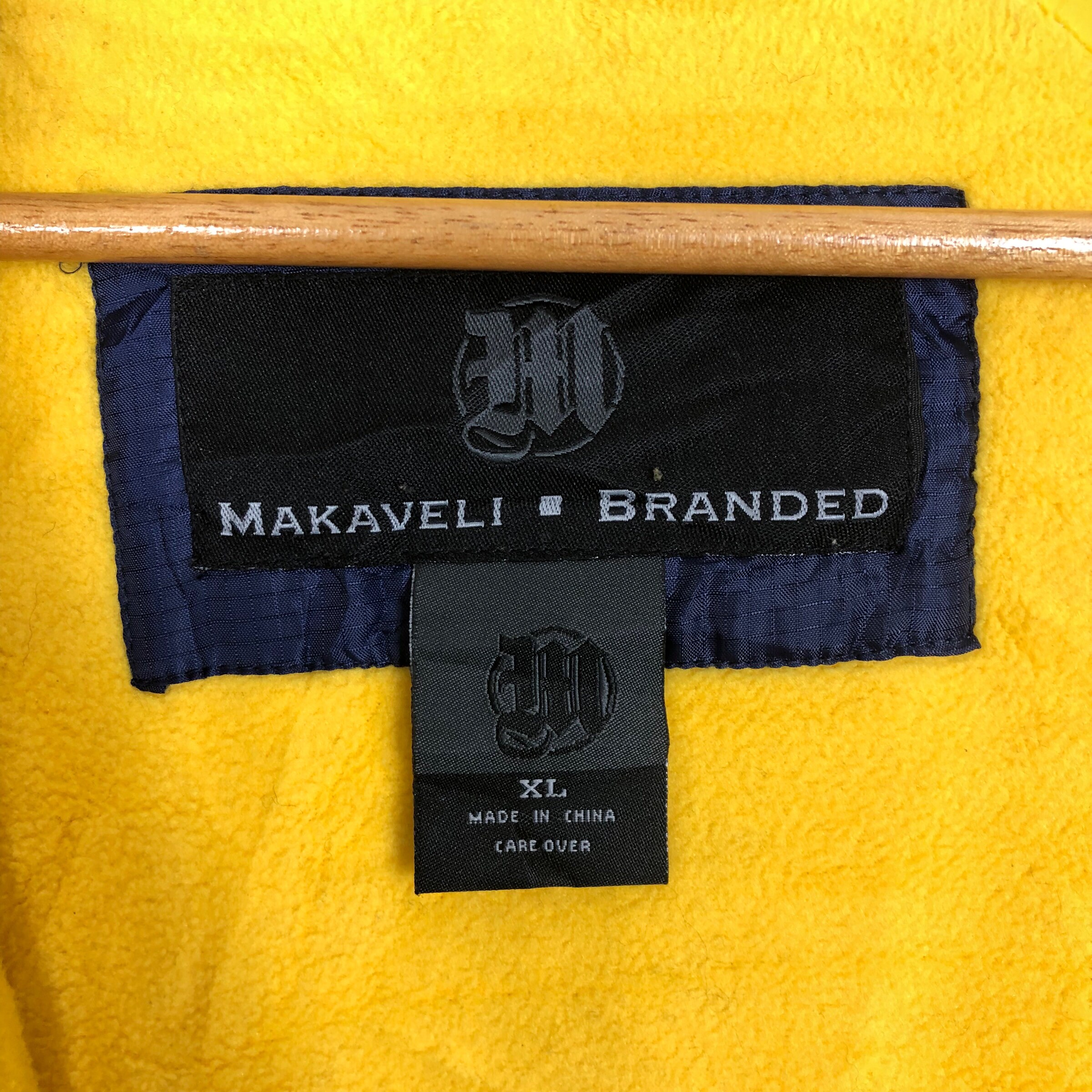 Vintage Makaveli Branded MB1971 Nylon Winter Jacket Big Logo Vintage Makaveli Branded MB1971 Nylon Winter Jacket Big Logo