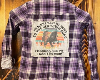 Flannel shirt with ‘Old Town Rd’ tshirt design sz Sm