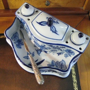 Encrier en porcelaine blanc-bleu