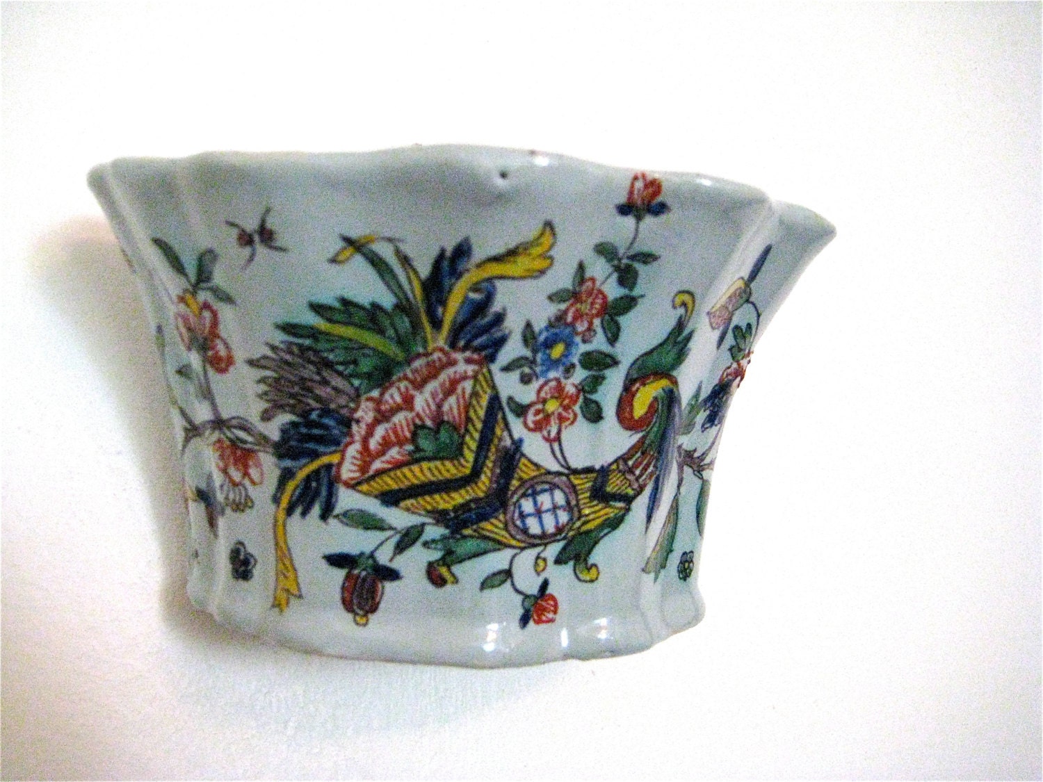 Bouquetière en Faïence de Rouen