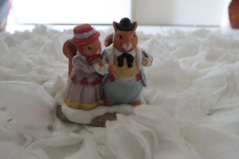 Fitz And Floyd Holiday Hamlet Enchanted Forest Collection Squirrel Family 19738
