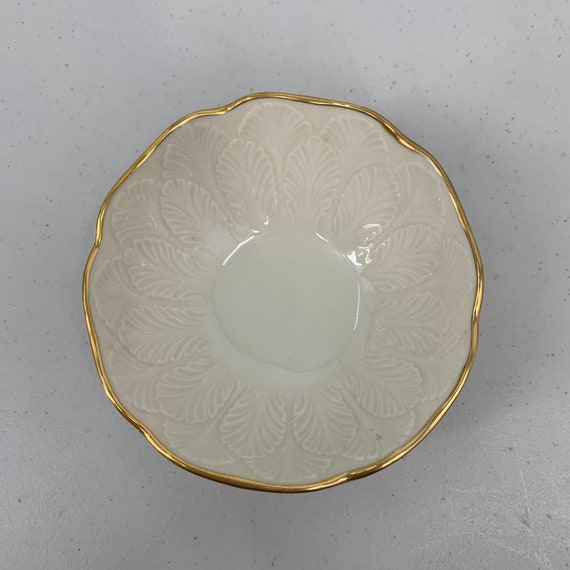 Home & Living Gold trim Lenox Embossed Leaf design small bowl Dining
