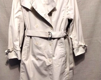 Vintage 60's London Fog Women's Classic Double-Breasted Off-White Trench Coat Sz M.