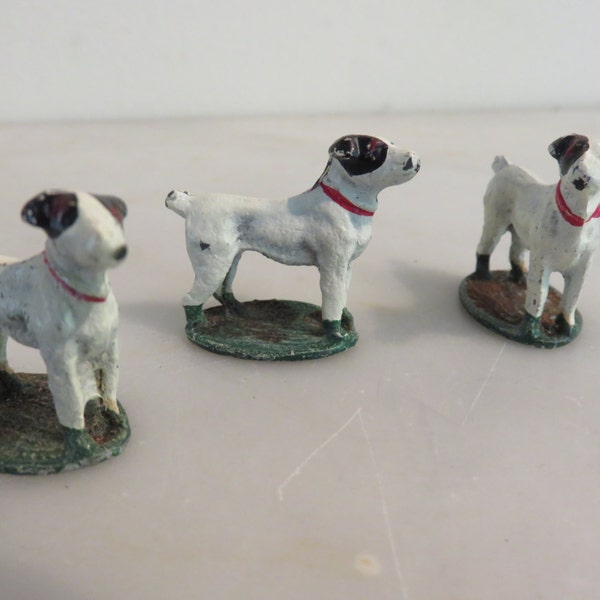 Vintage die cast small dogs figurines (3)