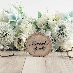 Panneau de boissons alcoolisées de mariage rustique panneau de tranche de bois décoration de table de mariage sur mesure