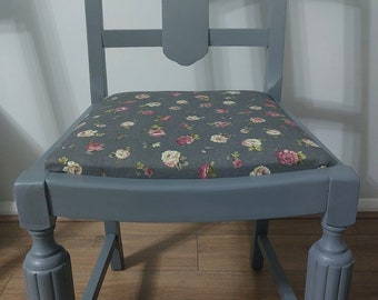 Gorgeous Vintage painted chair