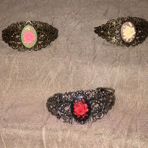 Antique Gold bracelet with Resin Floral cameo