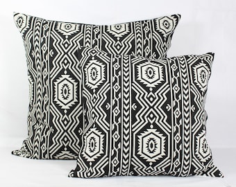 Black and White Geometric Pillow Cover: Cotton Jacquard