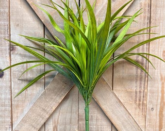 Plastic Field Grass Bush, 15 inches, Greenery Bush