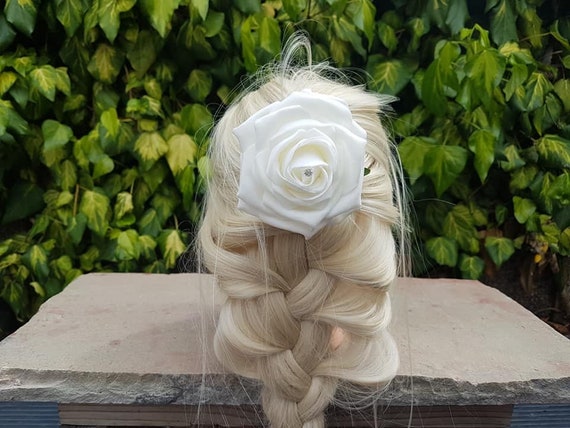 2 White Daisy Hair Flower Clip Design Hair Grips Kirby Clips Black xx