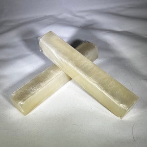 White Cream Alumilite Resin Pen Blanks, resin casting, acrylic, resin pour, work of art, cream colored, creamy, smooth, mica powder
