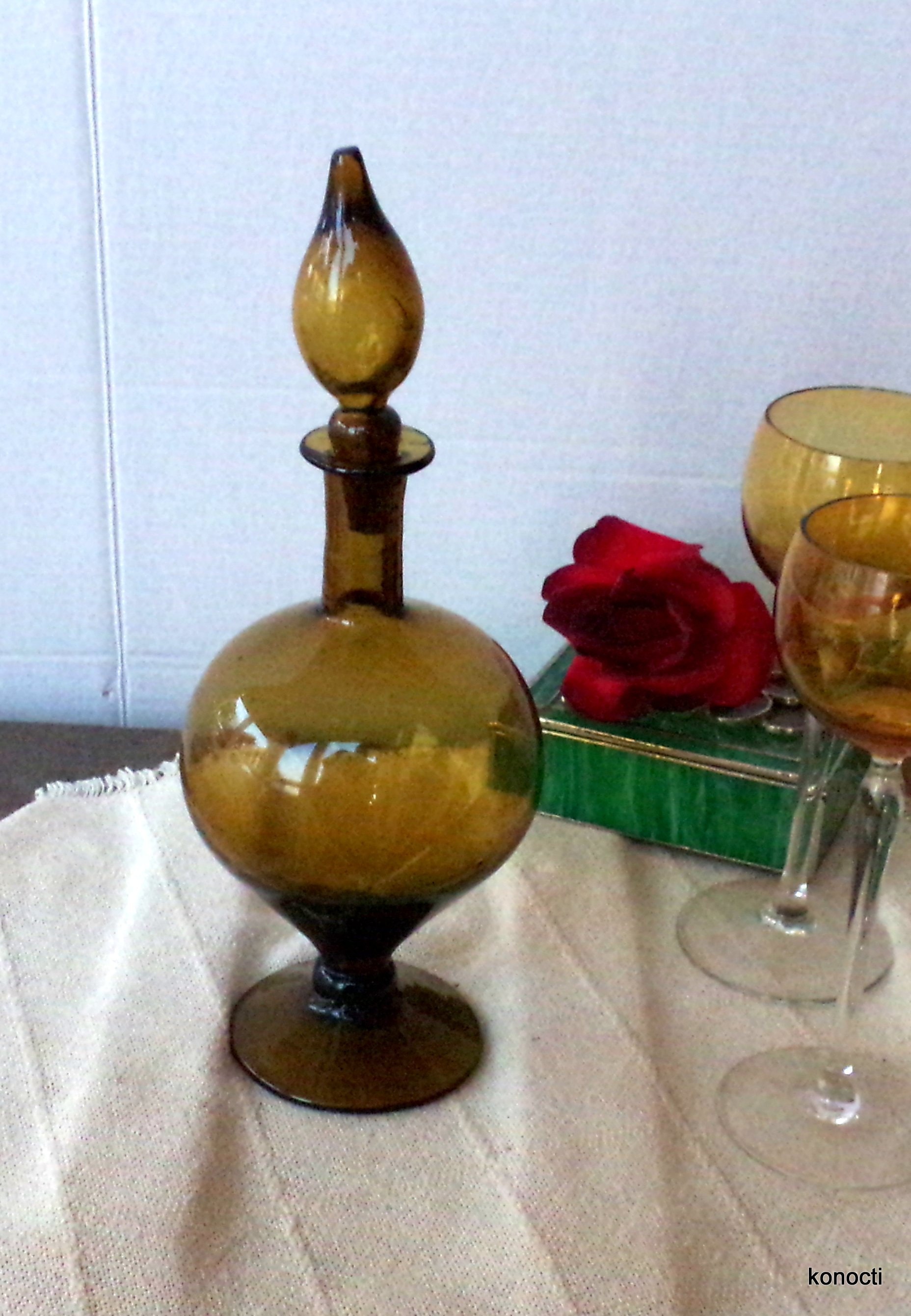 Dark amber decanter & original flame Dark amber decanter & original flame