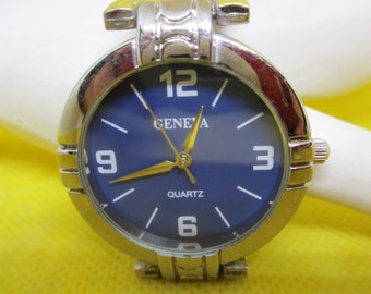 Reloj de cuarzo plateado de Ginebra: esfera azul, correa de metal