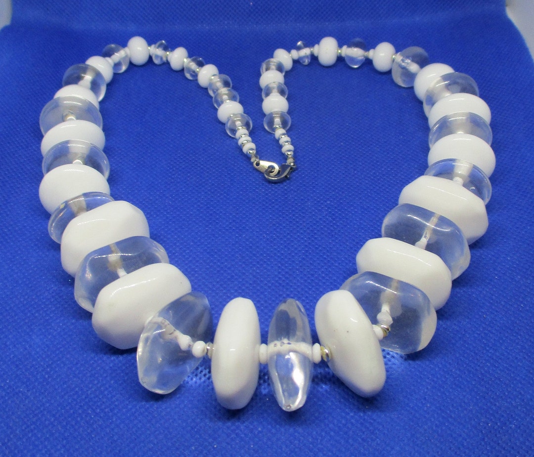 LUCITE Beaded NECKLACE Graduating Chunky Clear Lucite Bead Chunky White