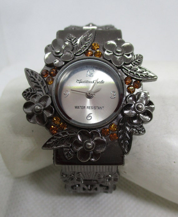 Vintage Montres Carlo Rhinestone Floral Cuff Watch  display picture 2