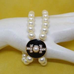 AVON Faux PEARL BRACELET Lead & Nickel Free Double Strand Rhinestone Enamel Faux Pearl Stretch Gold Tone Bracelet Rhinestone Pearl Bracelet