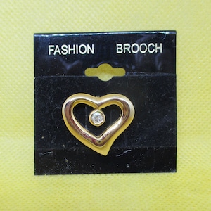 Broche de corazón vintage con diamantes de imitación, broche de corazón abierto en tono dorado, broche de corazón abierto vintage con diamantes de imitación en tarjeta original, joyería de corazón.