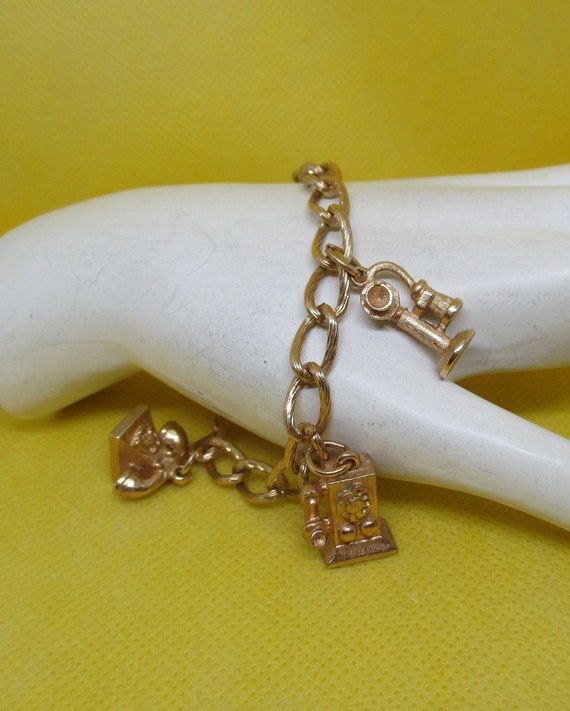 Vintage Charm Bracelet GoldTone Chain Link Charm B