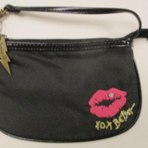 Bolso de mano Betsy Johnson, Monedero Betsy Johnson, Estuche de maquillaje Betsy Johnson, Bolso de viaje Betsy Johnson, Billetera Betsy Johnson, Bolso de nailon Betsy Johnson