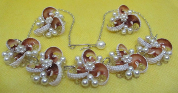 Vintage Seashell Pearl Necklace Earring Set Seash… - image 5