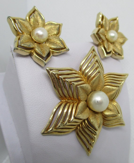 SIGNED BOUCHER Brooch Earring Set Genuine PEARLS … - image 5