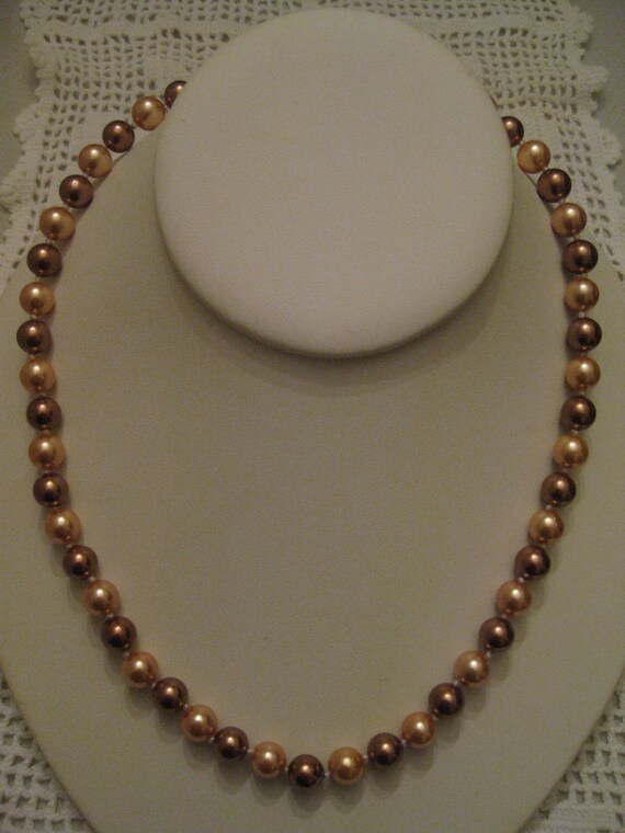 GENUINE SHELL PEARL Beaded Necklace Single Strand… - image 2