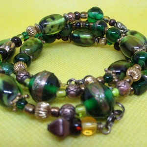 VENETIAN GLASS Necklace Green Gold Foilded Venetian Glass Gold Tone Metal Open Pendant Caged Venetian Glass Beaded Pendant Necklace Vintage