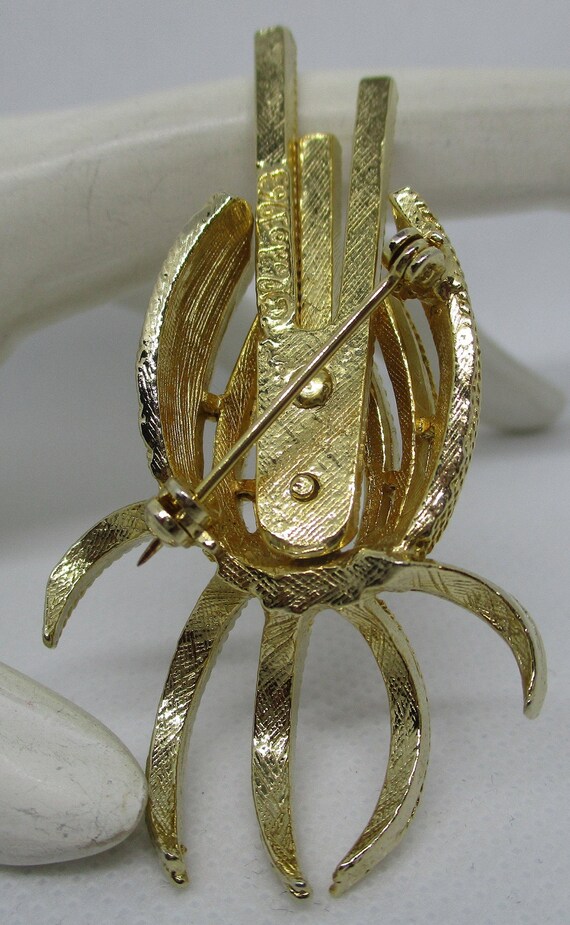 LEDO BROOCH 1963 Textured Rope Design Flower Gold… - image 7