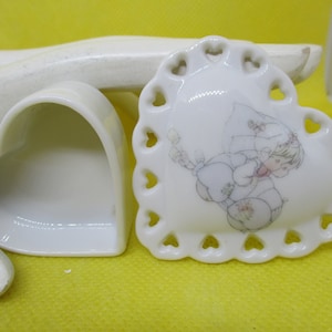 PRECIOUS MOMENTS PORCELAINE Bride Trinket Box Pillbox Collectible Decoration Porcelain Heart Pillbox Trinket Box Wedding Trinket Box Heart