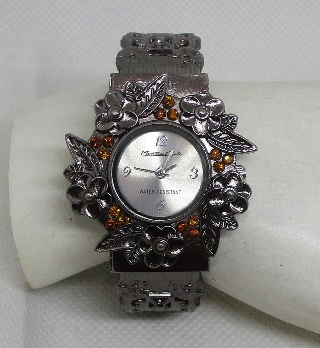Vintage Bonnetto wrist watch bracelet women metal ornate rhinestone floral Vintage | Accessories | Vintage Bonnetto Wristwatch Bracelet  main image 3