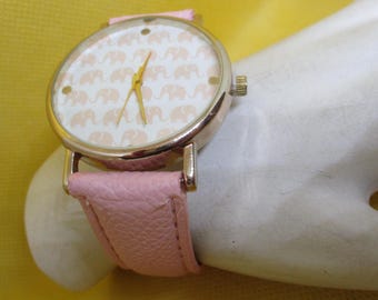 Damkvartsklocka Rosa elefanter Vit urtavla Silvertonad rund klocka Rosa läderarmband Modeklocksmycken Silvertonad damklocka