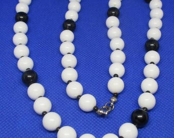 PLASTIC BEADED NECKLACE Black And White Beaded Necklace White Round Beads Black Seed Beads 25 Inches