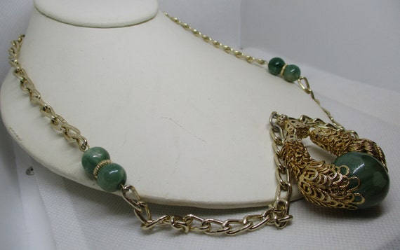 Vtg Large Faux Jade Gold Tone Pendant Chain Neckl… - image 10