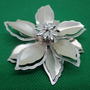 Large Silver Tone Flower Brooch Silver Tone Metal Flower Jewelry 2 Dimensional Silver Tone Metal Brooch Vintage Silver Flower Brooch 1950&#39;s