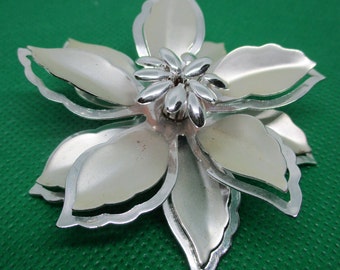 Large Silver Tone Flower Brooch Silver Tone Metal Flower Jewelry 2 Dimensional Silver Tone Metal Brooch Vintage Silver Flower Brooch 1950's