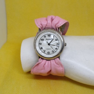 Vintage Bonetto Quartz Watch: Mother of Pearl Face, Pink Leather Band