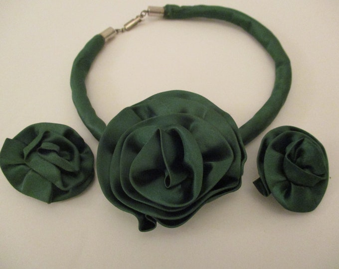 Green check+flower cord set - Lime Green Checkered with Blue Daisies