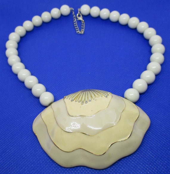 Huge Enamel Seashell Beaded Pendant Necklace Cream