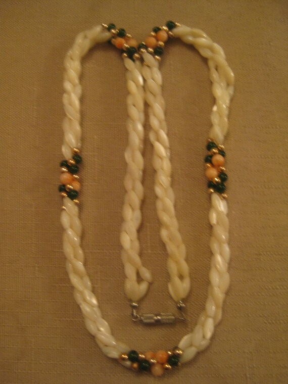 genuine mother of pearl necklace