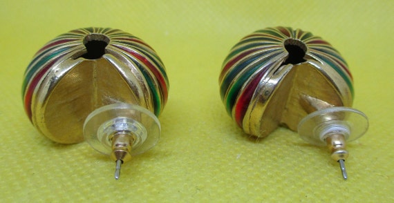 Vintage Enamel Shrimp Earrings Ribbed Enamel Gold… - image 8