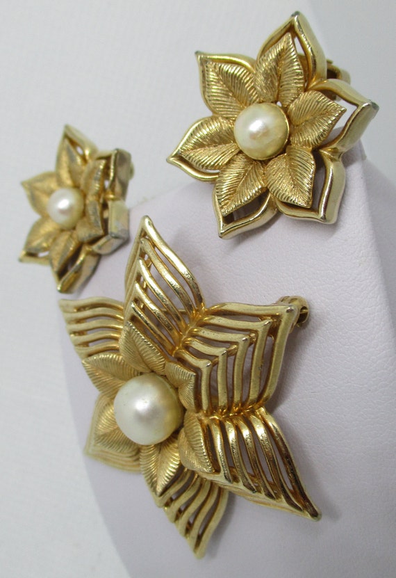 SIGNED BOUCHER Brooch Earring Set Genuine PEARLS … - image 7