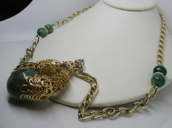 Vtg Large Faux Jade Gold Tone Pendant Chain Neckl… - image 2