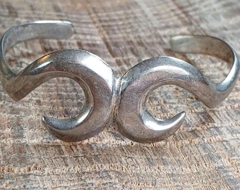 Double Swirl Vintage Talleres de Los Ballesteros Sterling Silver Cuff Bracelet 5.75"