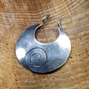 DDD Dominique Dinohart Sterling Silver Spiral Pendant